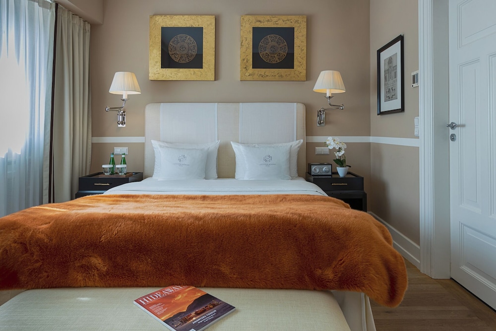 Deluxe Suite - Photo 1