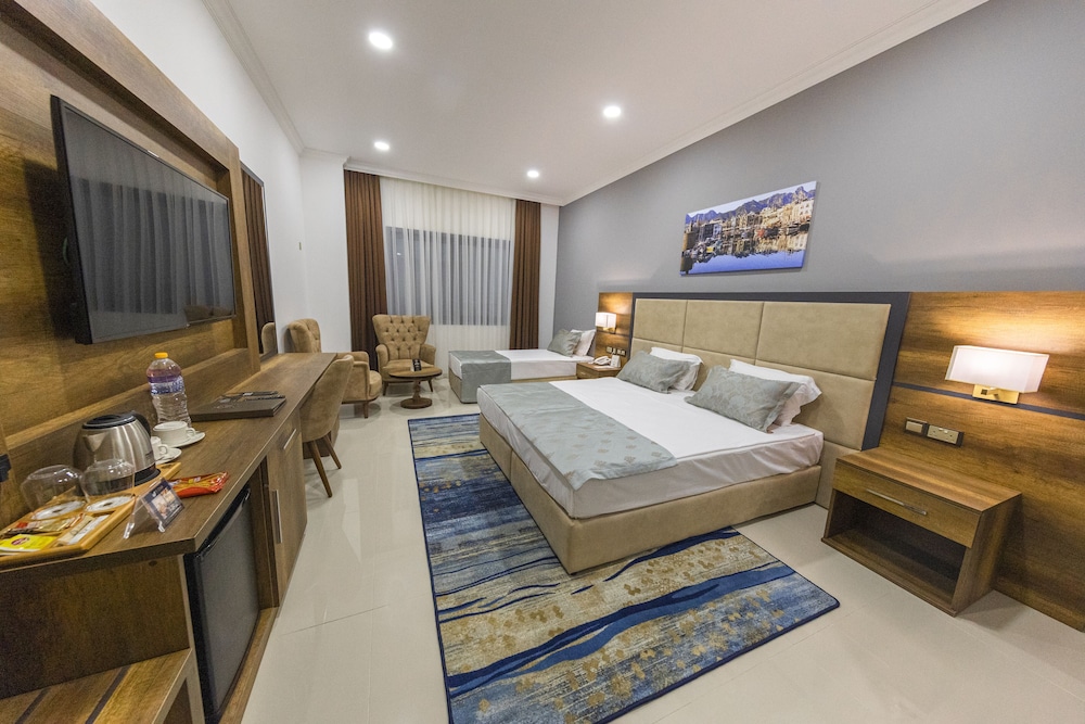Economy Room