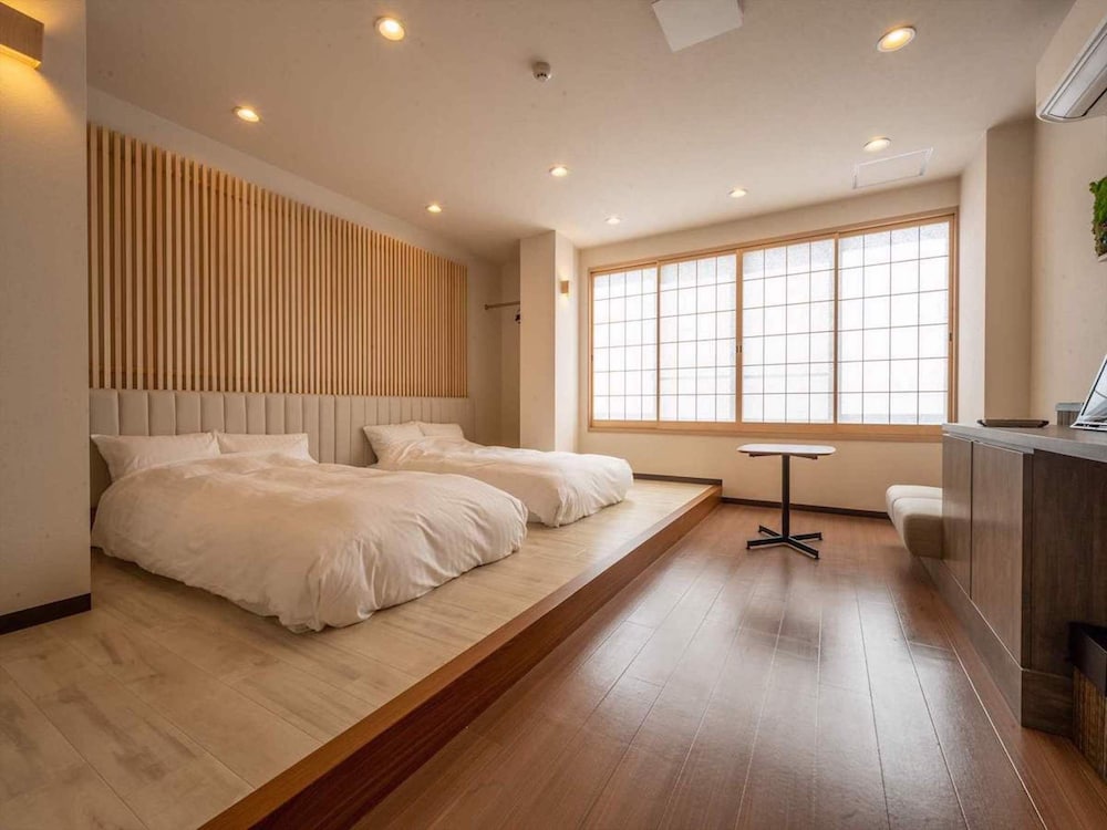 Standard Twin Room - Photo 1