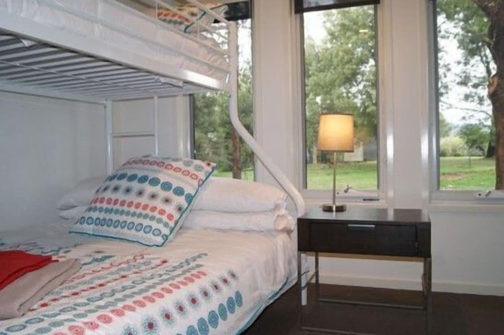 4-Bedroom House (2 Queen Beds & 2 Tri-Bunks) photo 3