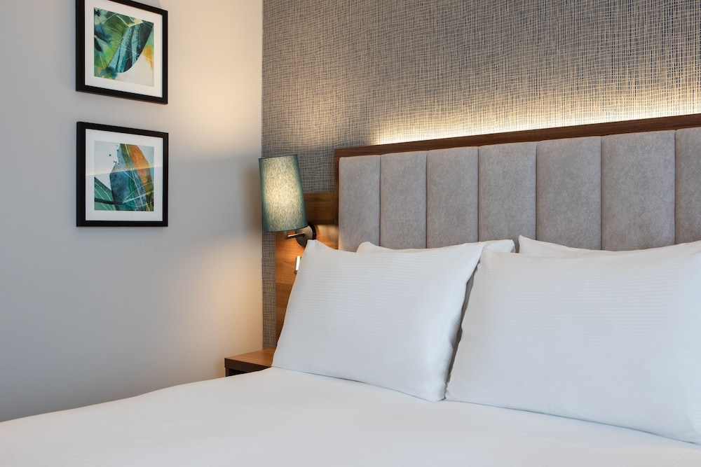 Double or Twin Room thumbnail 5