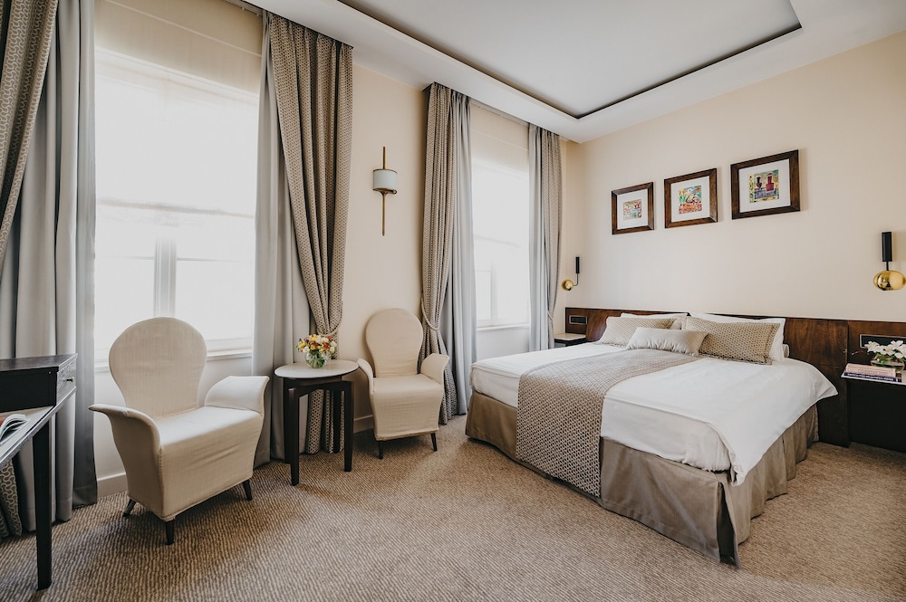 Classic Room, 1 King Bed - Photo 1