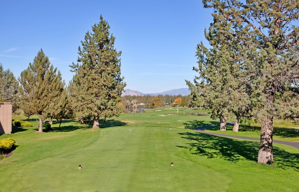 Double Room, 2 Queen Beds, Golf View - Photo 4