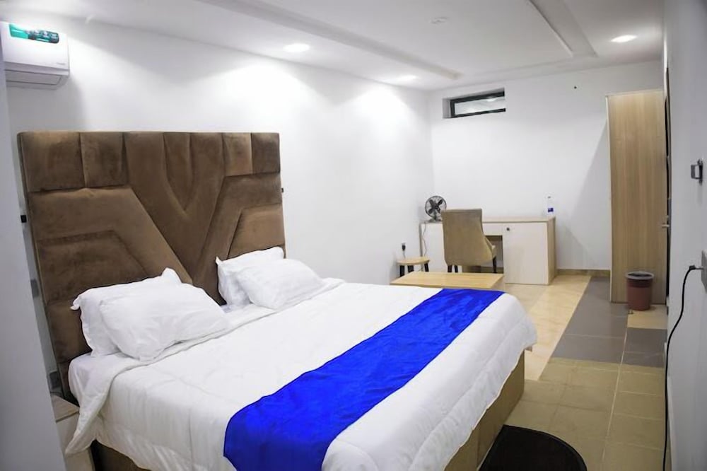 Deluxe Room, Balcony, City View