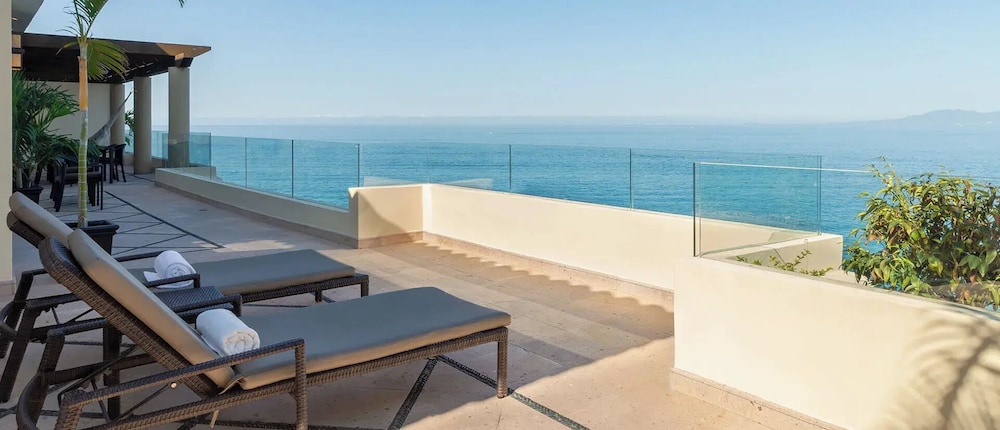 Luxury Suite, Balcony, Ocean View