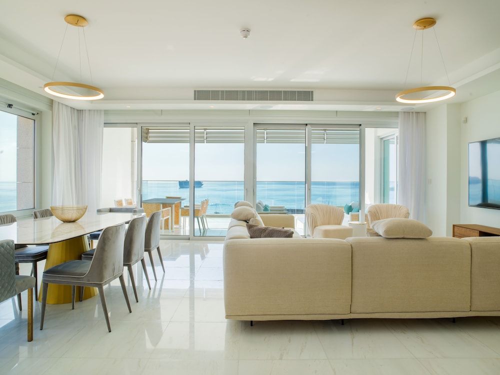 Luxury Apartment, 3 Bedrooms (9F) - Photo 24