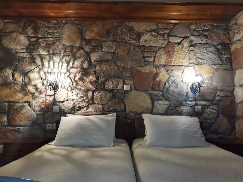 Economy Double or Twin Room, Non Smoking photo 2