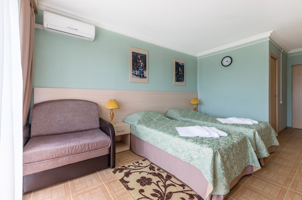 Standard Double or Twin Room, 1 Bedroom, Non Smoking, Mountain View photo 2