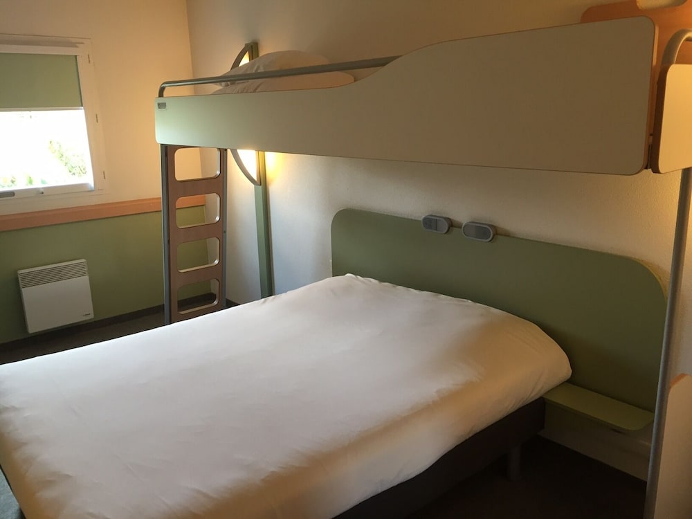 Triple Room, Multiple Beds