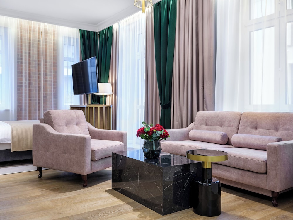 Deluxe Studio Suite photo 3