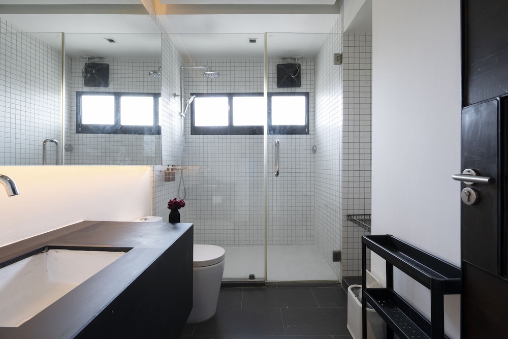 Five-Bedroom Pool Villa - Photo 2