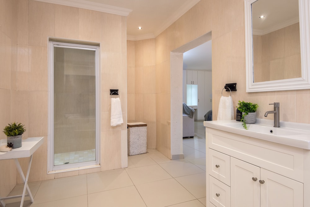 Sunset Suite photo 3
