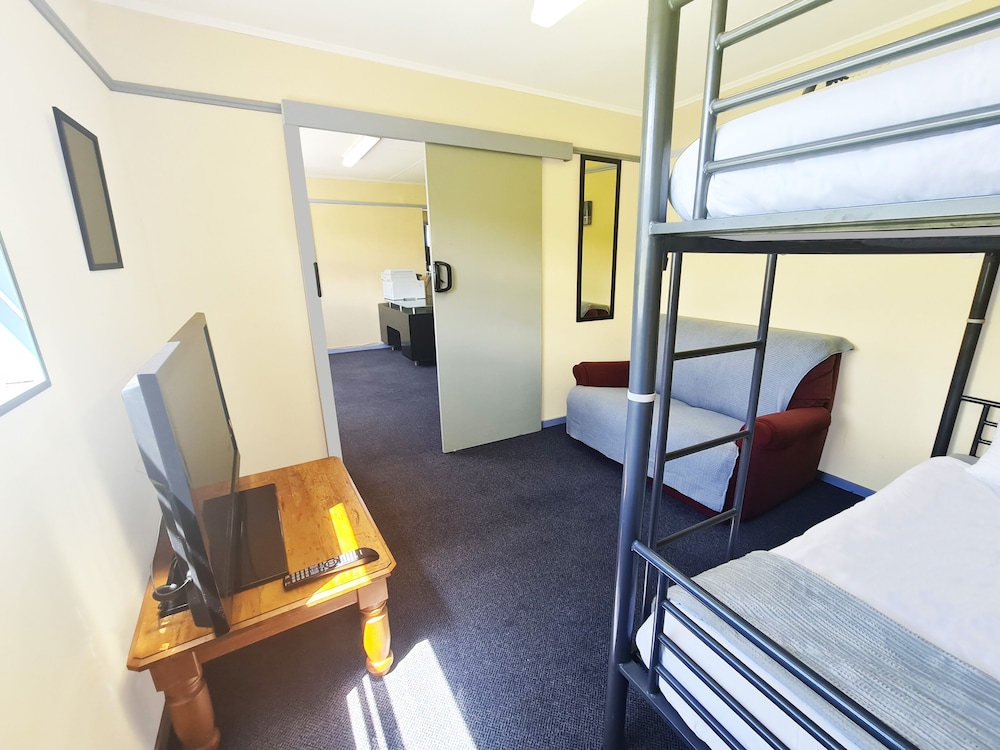 Single Bunk Room - Photo 3