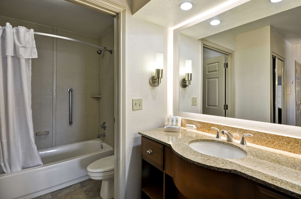 King, Suite, 1 Bedroom, Non Smoking, Fireplace - Photo 4