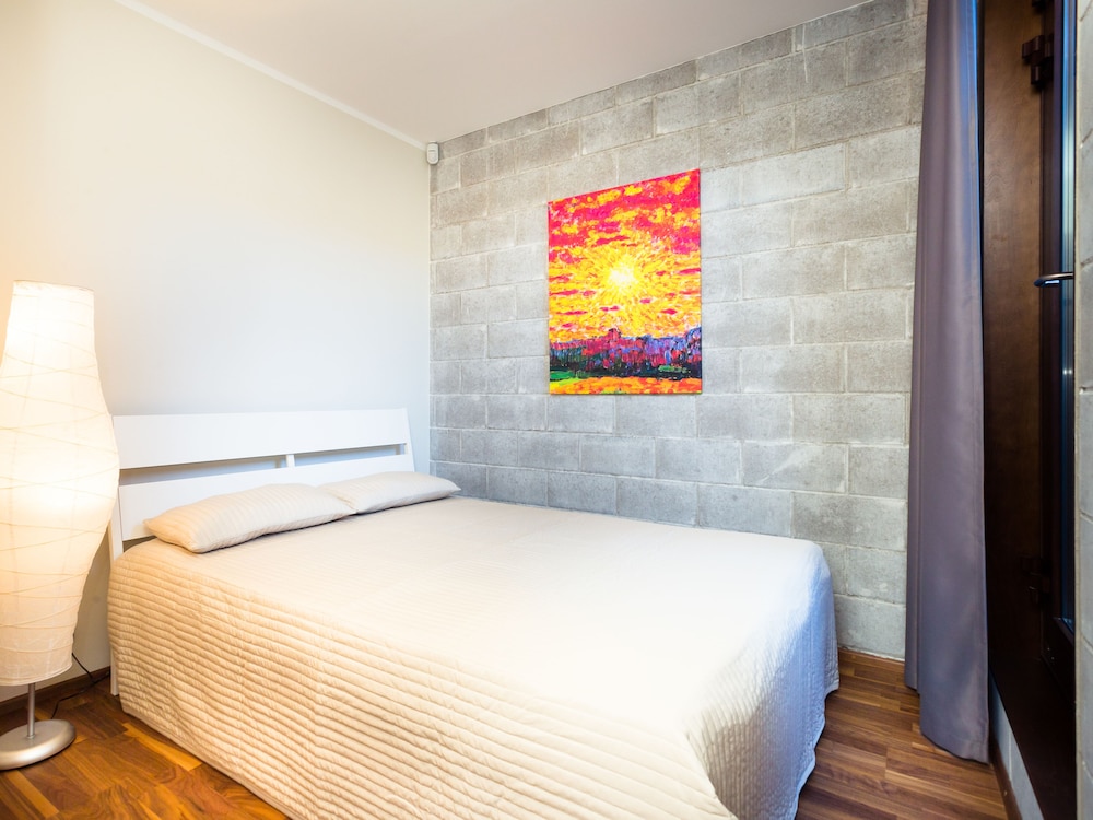 APARTMENT 7, 1 Bedroom with Bath photo 1