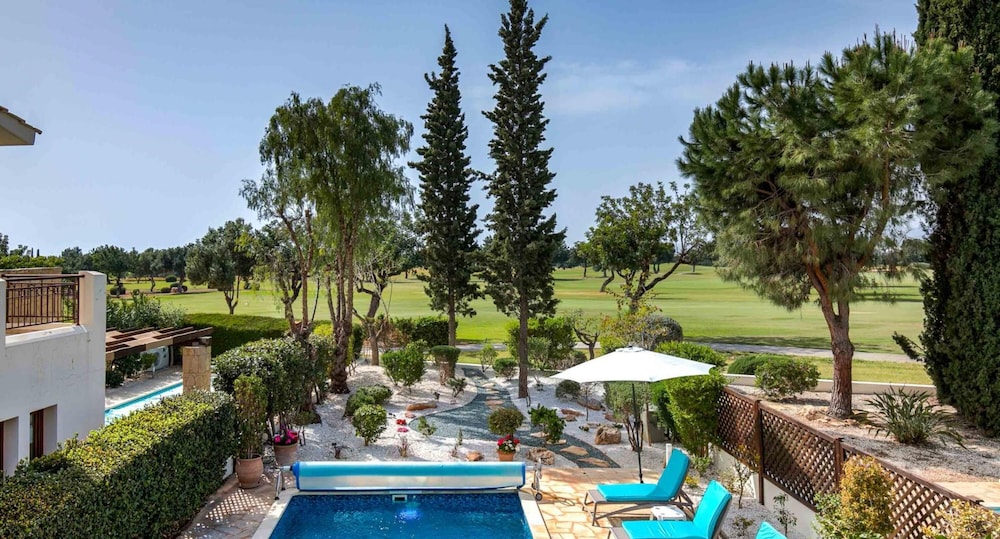 Villa photo 3