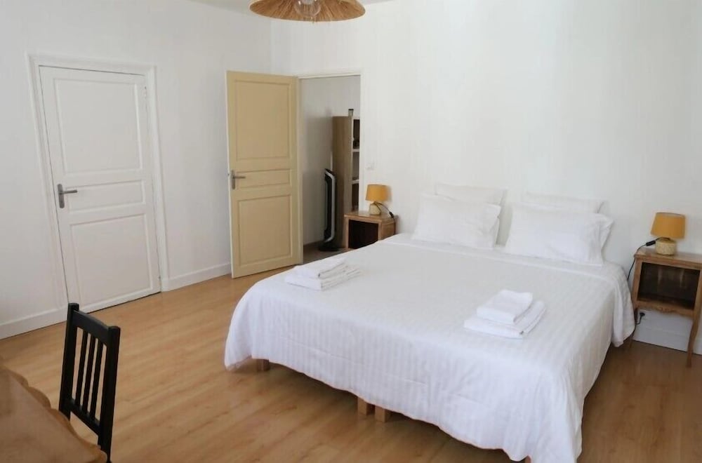 Comfort Apartment, City View
