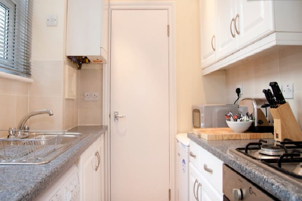 Deluxe One Bedroom Apartment ( 3 Adults) photo 3