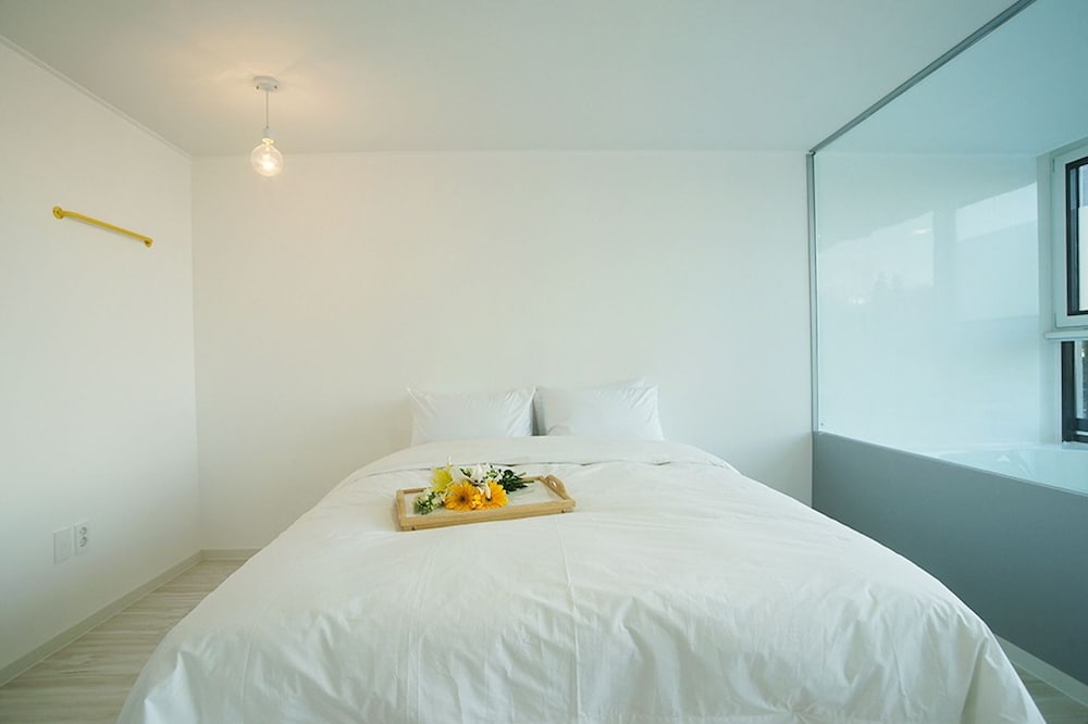 Suite, Jetted Tub photo 2