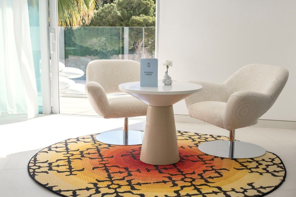 Executive Double Room, Balcony (by Marcel Wanders) photo 3