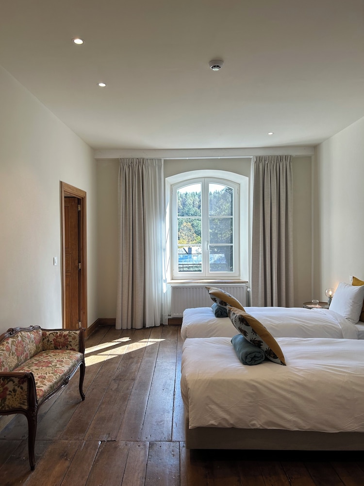 Classic Twin Room