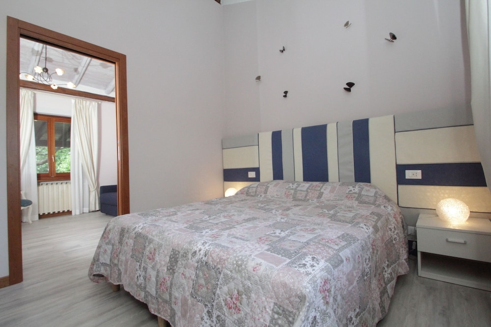 Family Double Or Twin Room, 1 Bedroom, Private Bathroom, Garden Area photo 2
