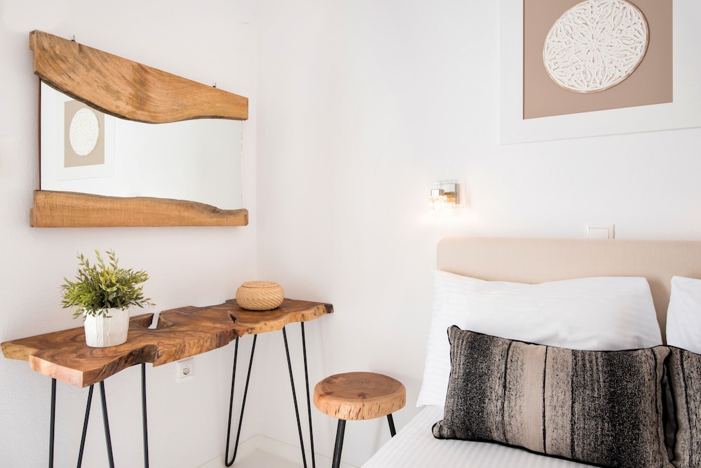 Basic Double or Twin Room photo 2