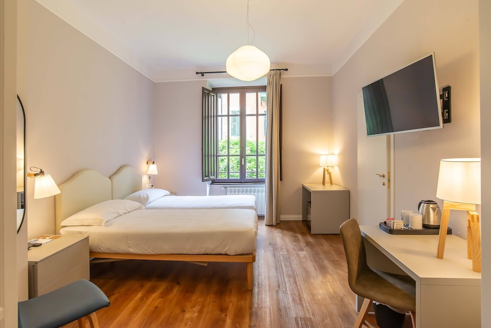 Classic Double or Twin Room photo 3