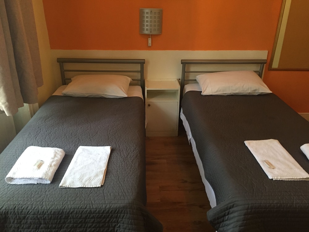 Twin Room, Ensuite photo 1