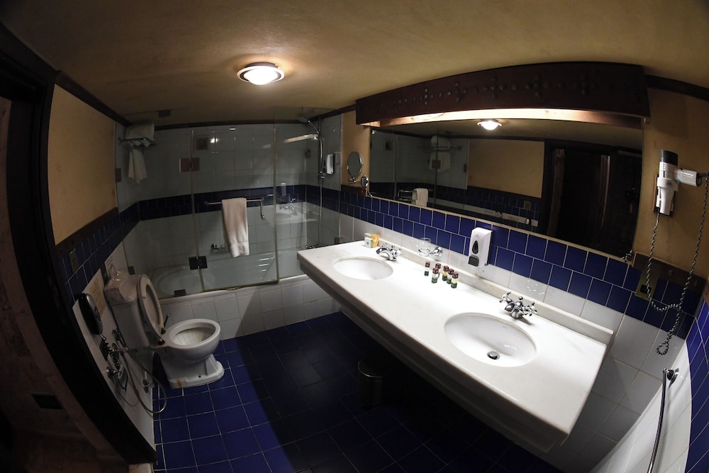 Royal Room photo 3