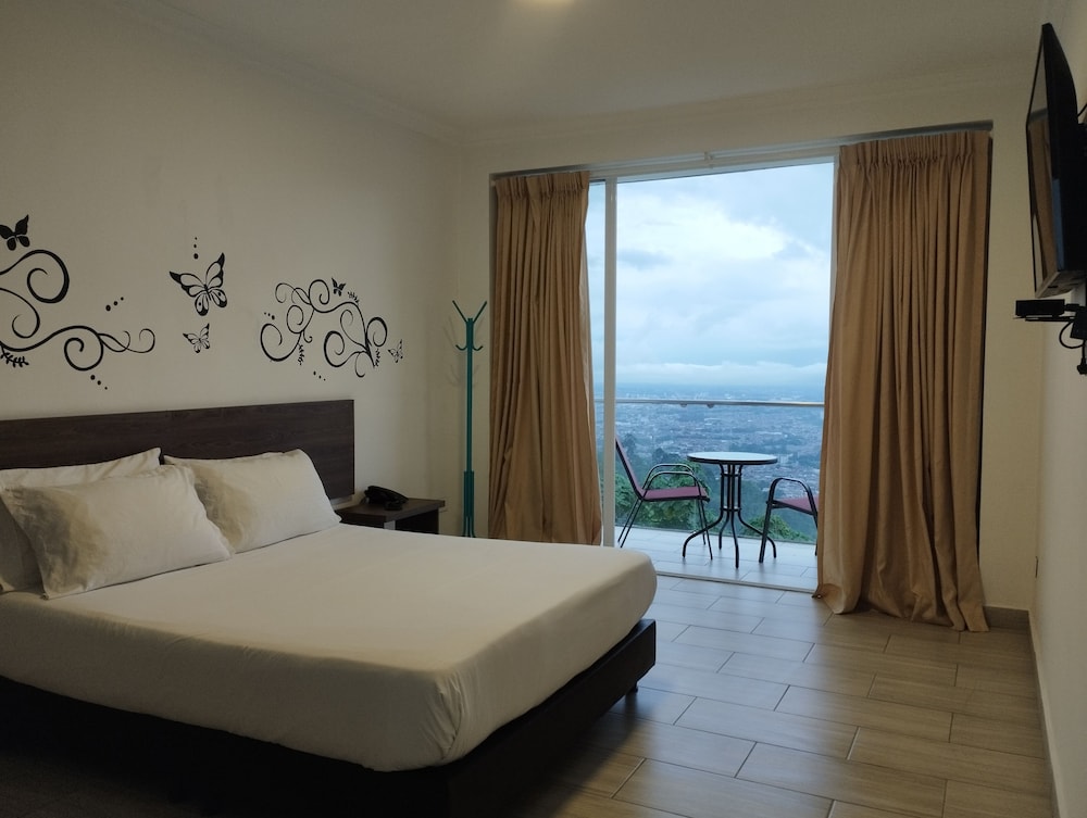 Standard Double Room, 1 Double Bed, Balcony, Mountain View photo 2