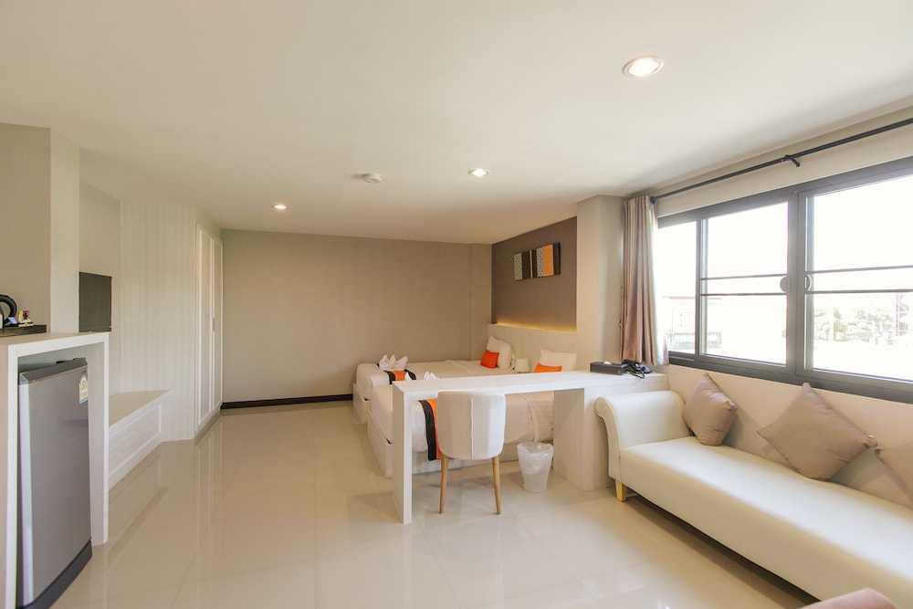 Grand Deluxe Twin Room photo 2