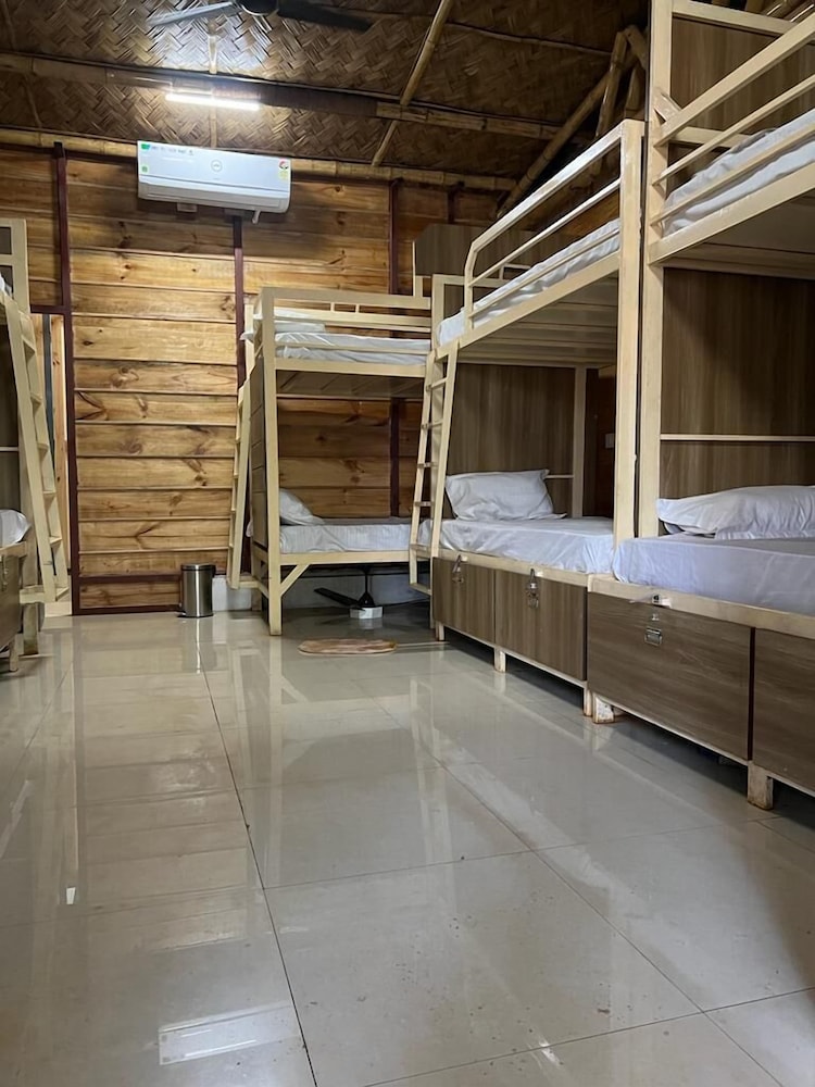 Superior Shared Dormitory, Mixed Dorm, City View