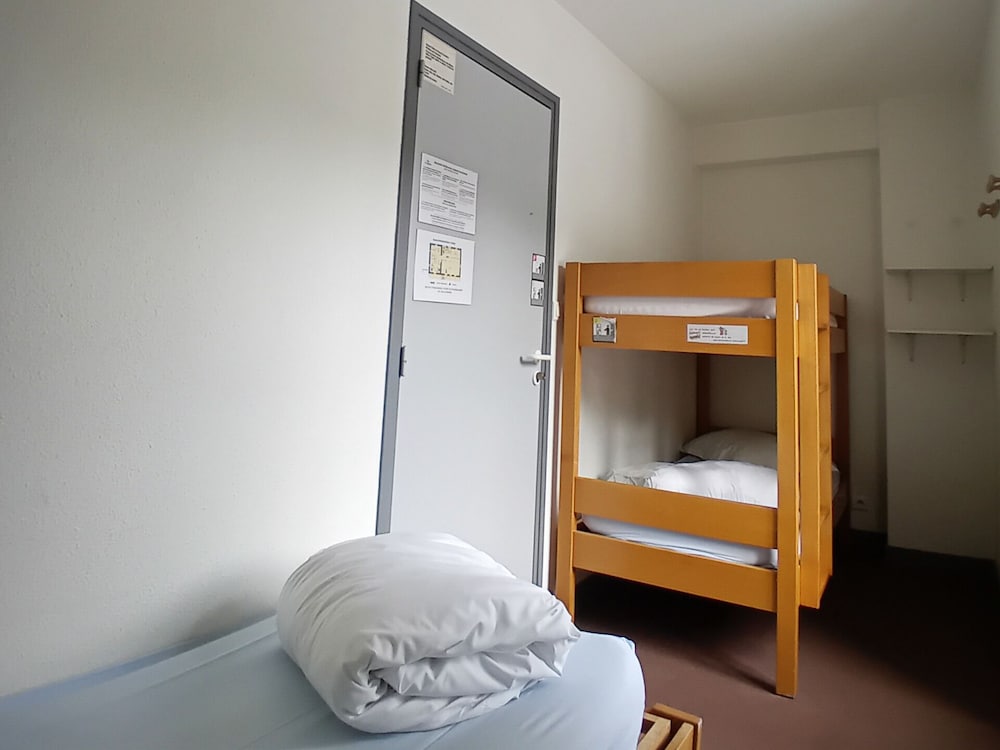 Bed in 3-Bed Male Dormitory with Shared Bathroom