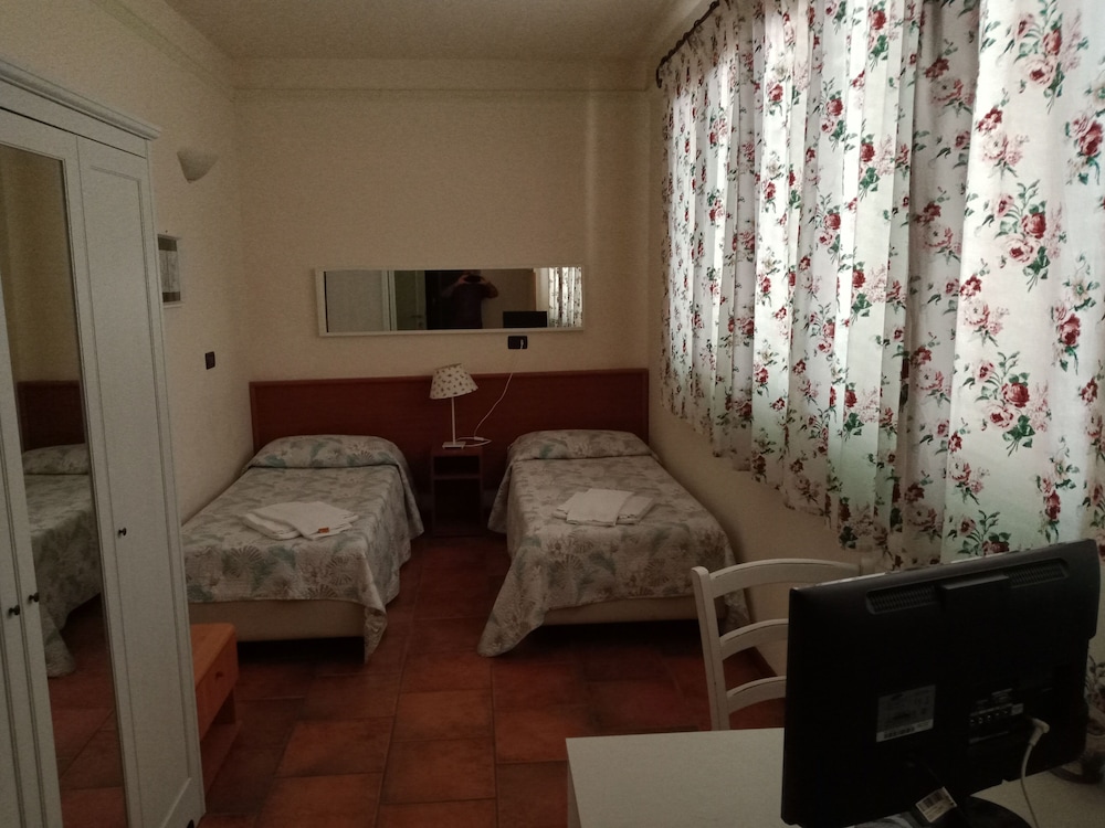 Economy Twin Room