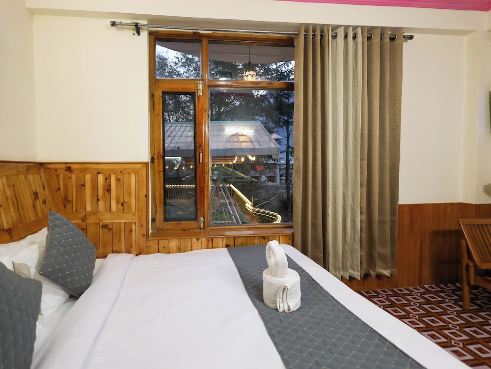 Deluxe Double Room, 1 Double Bed, Terrace, Mountainside
