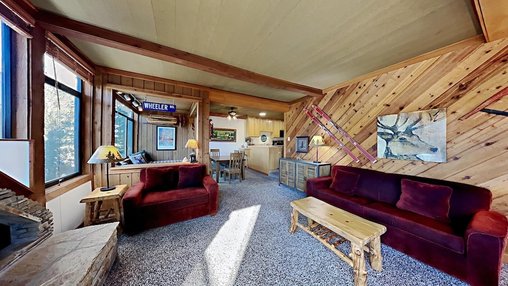 Condo, 2 Bedrooms