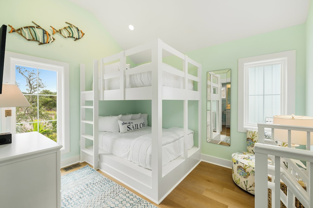 Loft, 1 Bedroom (with Bunks and Porch)