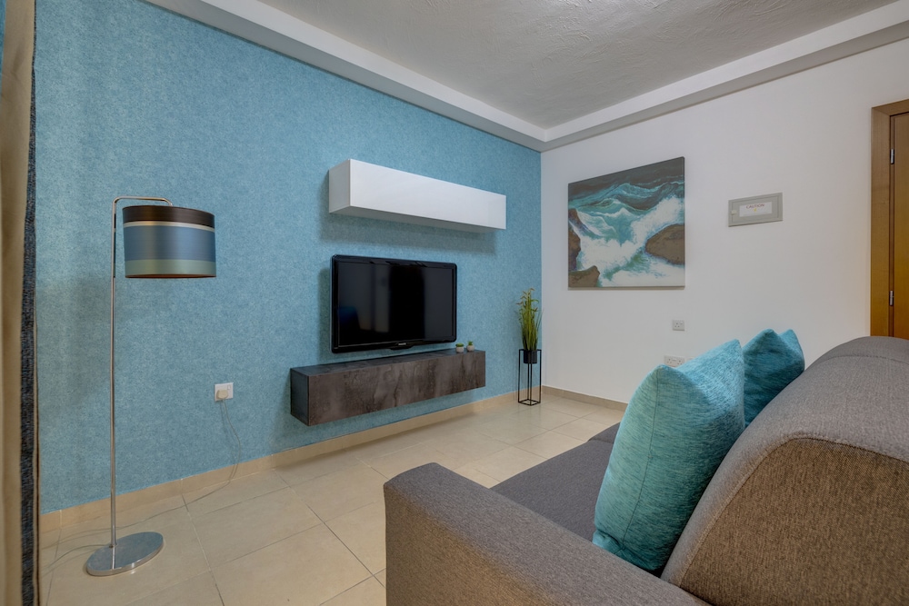 Deluxe Apartment (1 bedroom, 1 living room) photo 1