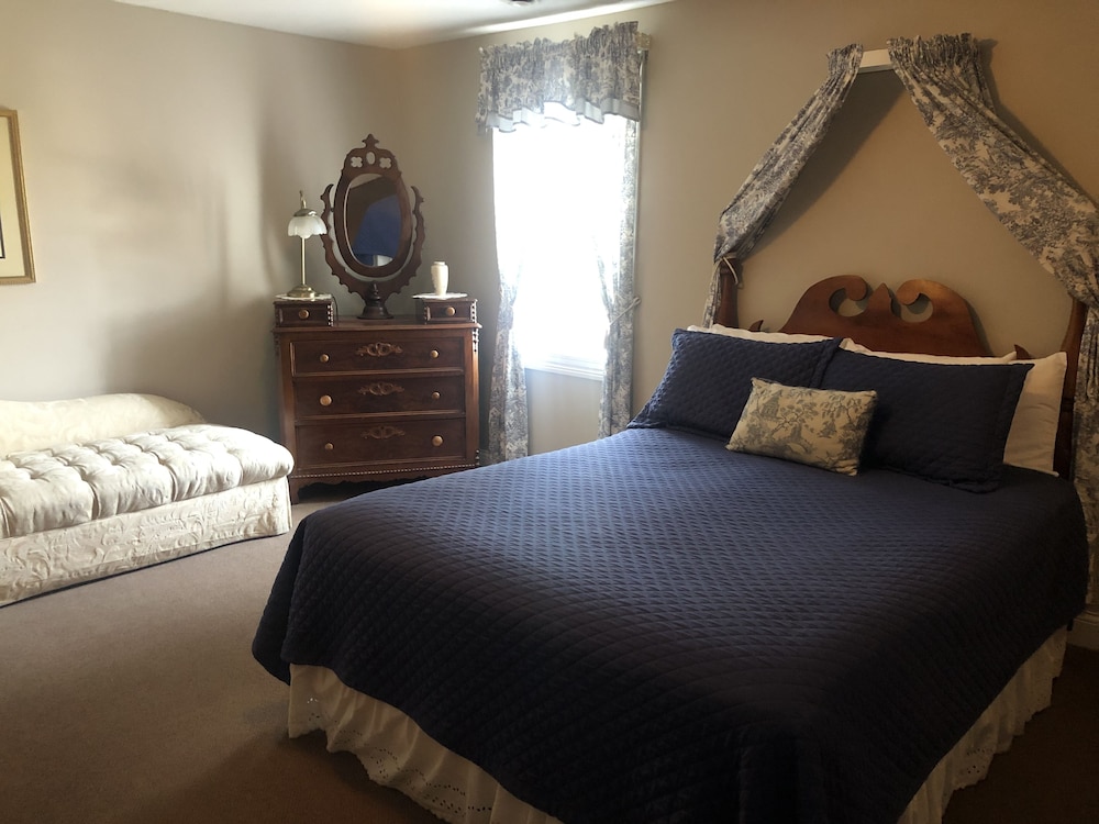 Standard Room, 1 Queen Bed