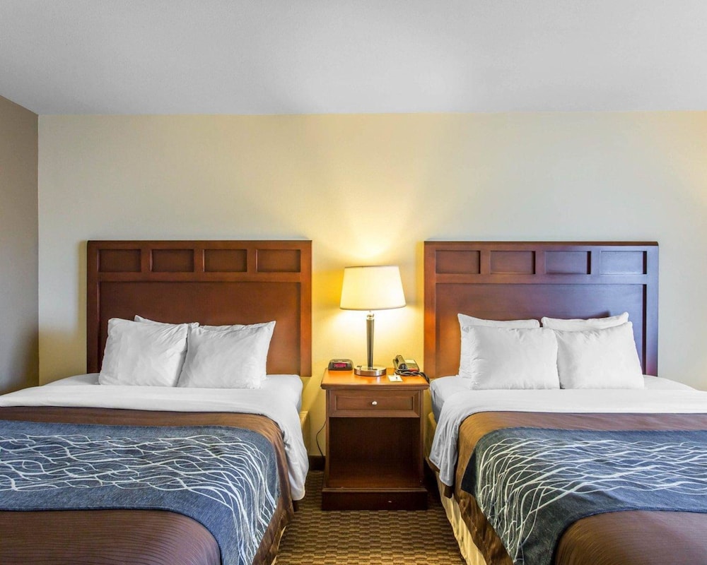 Room, 2 Queen Beds, Accessible, Non Smoking - Photo 2