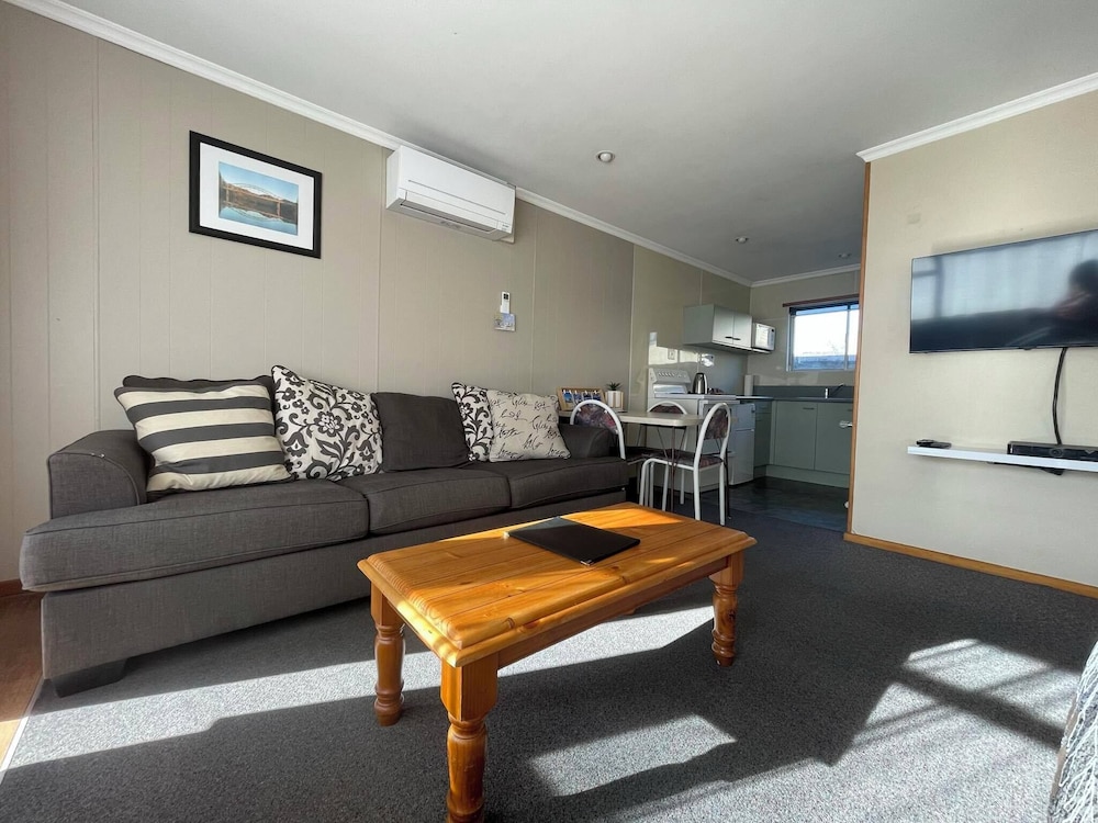 Standard Suite, 2 Bedrooms, Non Smoking, Kitchen