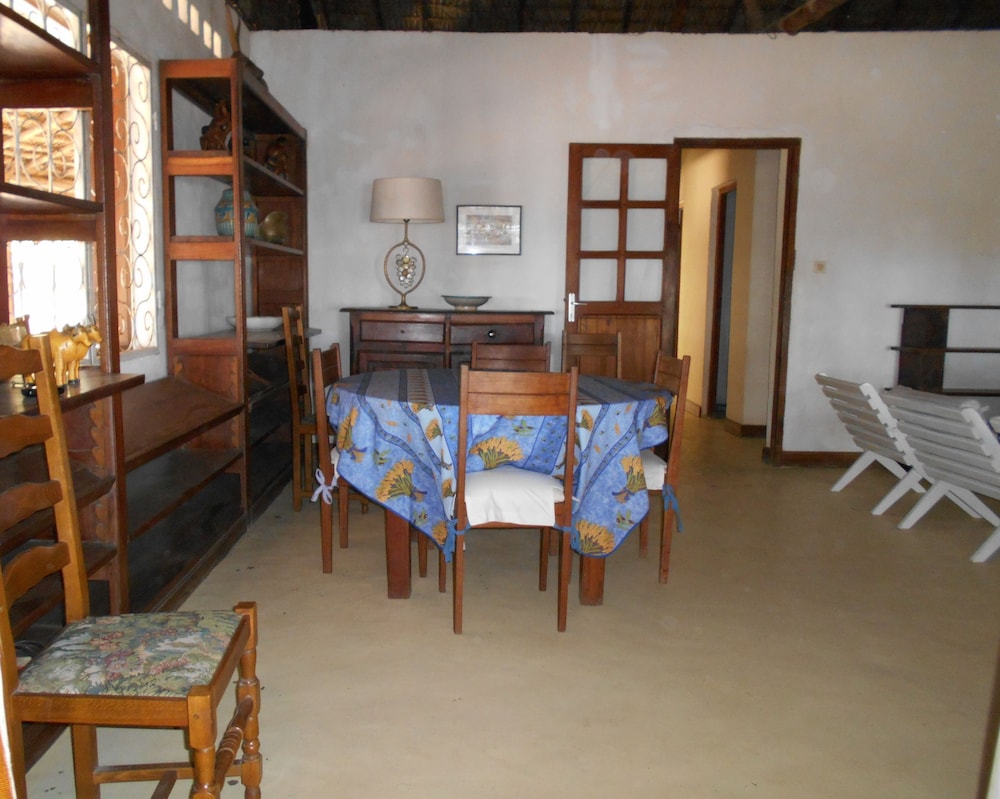 Basic Bungalow photo 3