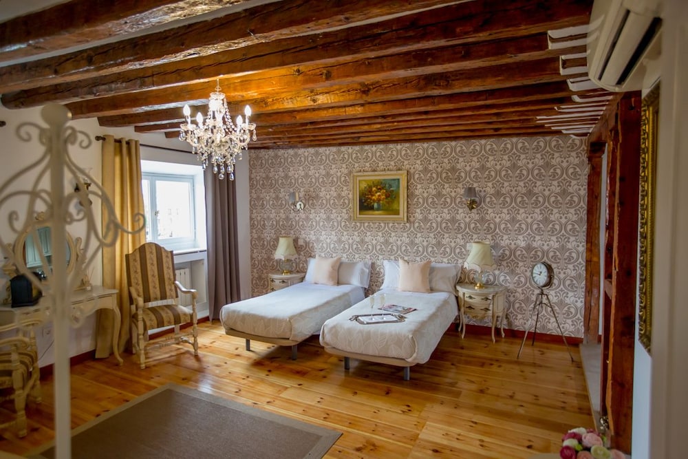 Twin Room, City View photo 2