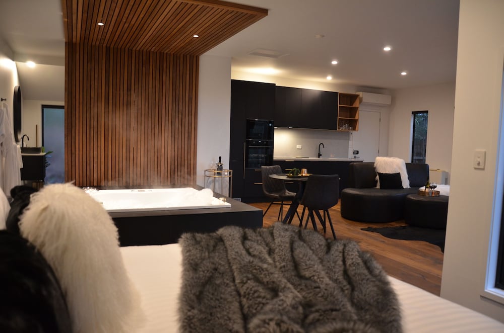 Luxury Villa, 1 Bedroom, Hot Tub (7 Villa Single Night) photo 2
