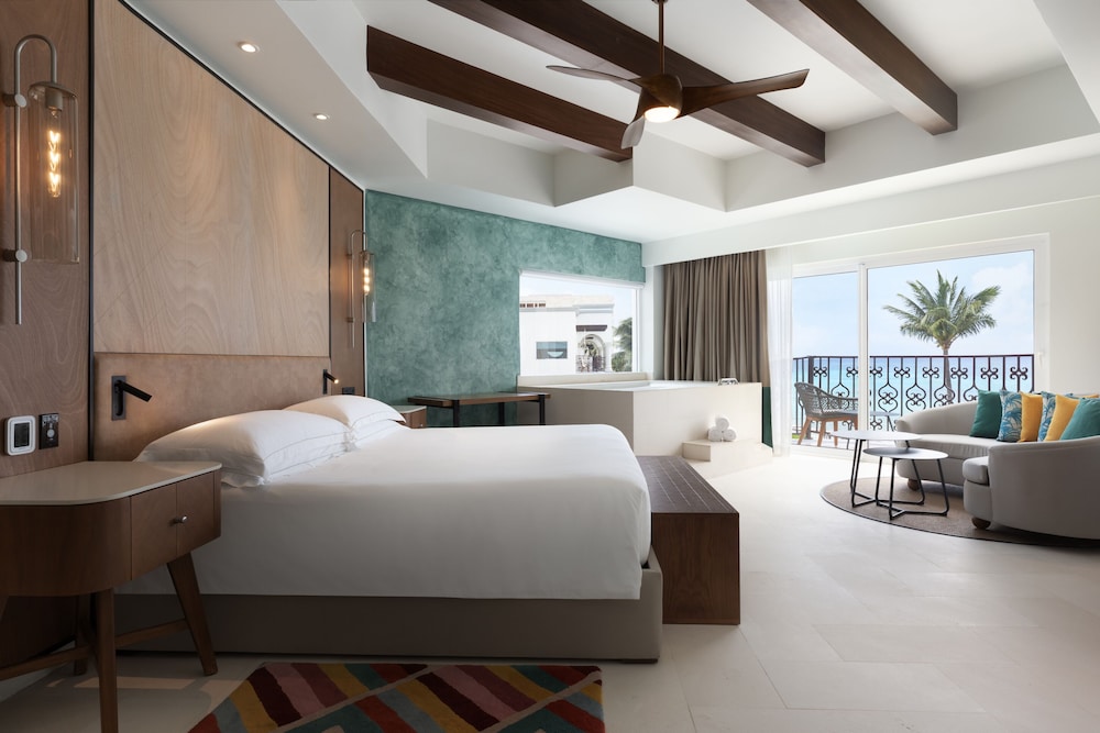 One-bedroom Suite Oceanfront - 1 King Bed
