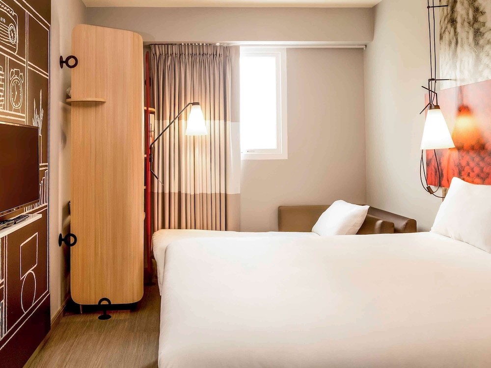 Room, 1 Double Bed with Sofa bed photo 1