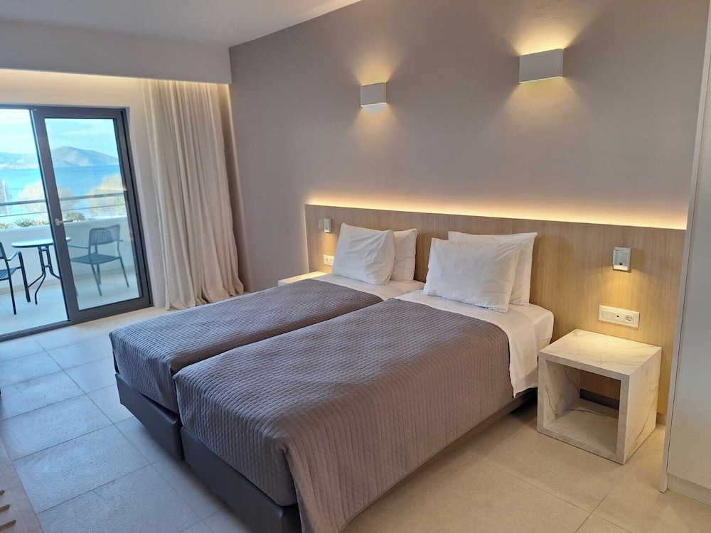 Superior Room, Sea View Top Floor photo 3