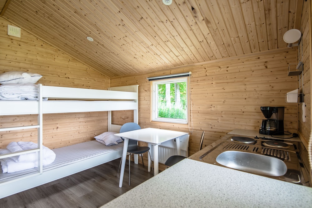 Camping Cabin, Shared Bathroom photo 1