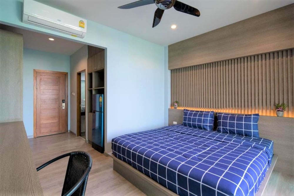 Superior Room - King Bed photo 1